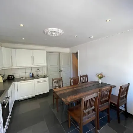 Fully Furnished With Shared Kitchen And Bathroom4 *
