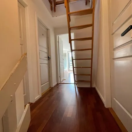 Fully Furnished With Shared Kitchen And Bathroom4 Apartman